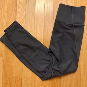 Old Navy Elevate Legging. Built-in Sculpt. 7/8 length. New.